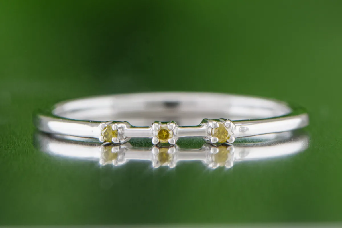 Сребърен пръстен с жълти Диаманти